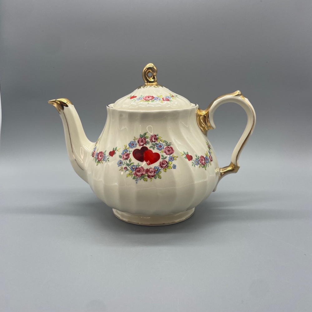 Vintage 1940s Sadler England Hearts & Rose Forget Me Not Swag Teapot Gold Gilded